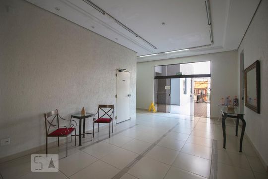 Hall de Entrada de apartamento para alugar com 3 quartos, 75m² em Centro, Mogi das Cruzes