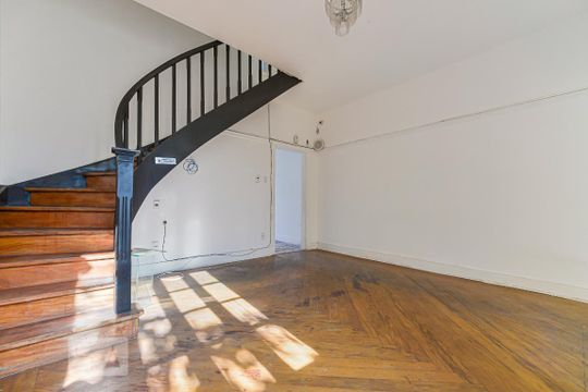 Sala de casa à venda com 3 quartos, 120m² em Vila Mariana, São Paulo