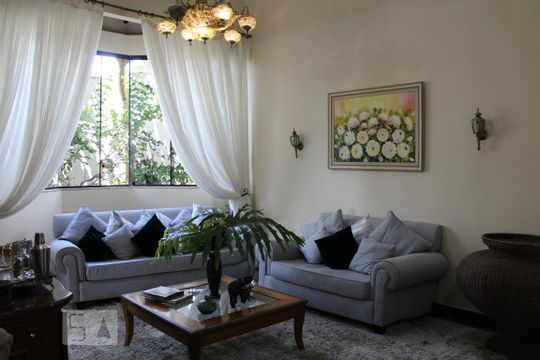 Casa para alugar com 5 quartos, 800m² em Setor Habitacional Vicente Pires, Brasília