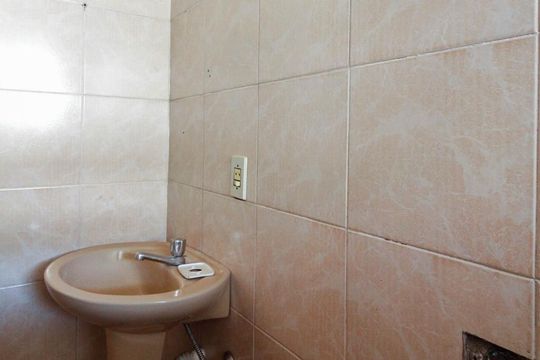 Banheiro de casa à venda com 1 quarto, 70m² em Parque São Lucas, São Paulo