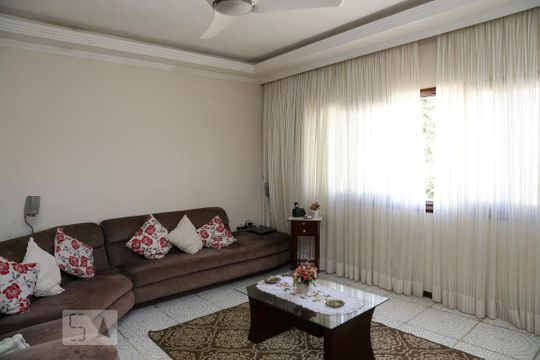 Sala de casa à venda com 3 quartos, 207m² em Jardim Kuabara, Taboão da Serra