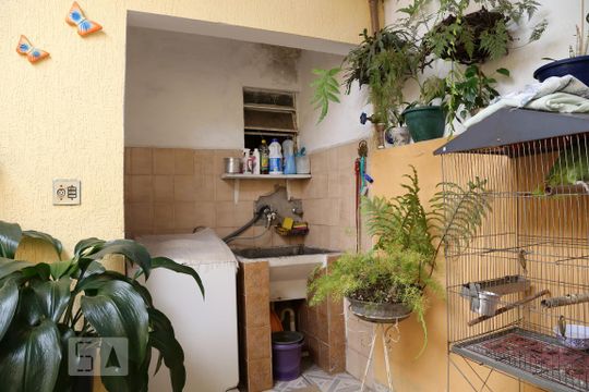 Área de Serviço de casa à venda com 3 quartos, 207m² em Jardim Kuabara, Taboão da Serra