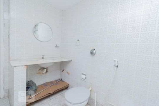 BANHEIRO SOCIAL de apartamento para alugar com 3 quartos, 140m² em Centro, Niterói