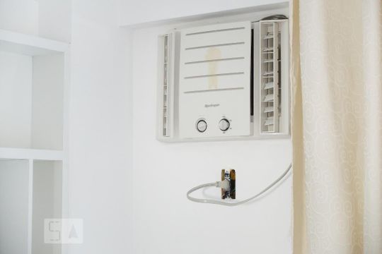 Quarto de apartamento para alugar com 1 quarto, 53m² em Pituba, Salvador