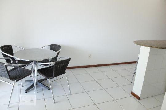 Sala de apartamento para alugar com 1 quarto, 53m² em Pituba, Salvador