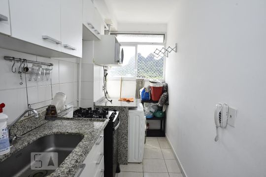 Cozinha de apartamento para alugar com 2 quartos, 75m² em Jacarepaguá, Rio de Janeiro