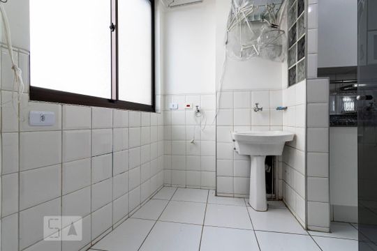 Área de serviço de apartamento para alugar com 2 quartos, 82m² em Cambuci, São Paulo