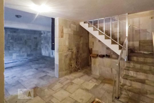 Garagem de casa para alugar com 5 quartos, 240m² em Vila Santo Estéfano, São Paulo