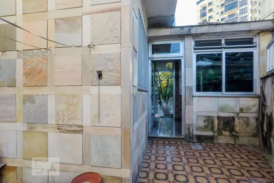 Quintal de casa para alugar com 5 quartos, 240m² em Vila Santo Estéfano, São Paulo