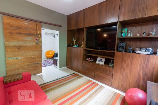 Sala de TV de casa para alugar com 4 quartos, 300m² em Grajaú, Rio de Janeiro