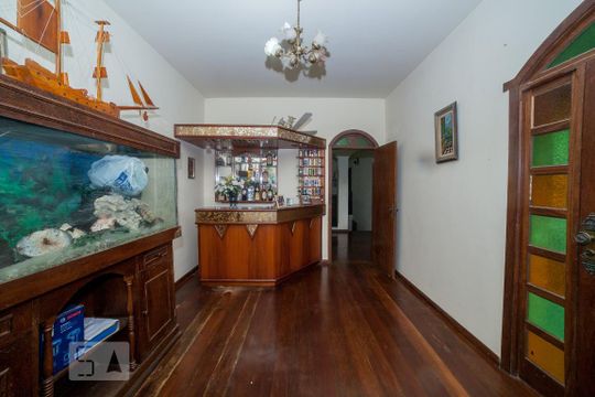 Sala de casa à venda com 3 quartos, 240m² em Santa Amelia, Belo Horizonte
