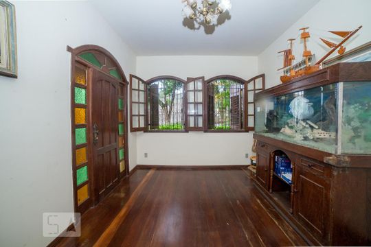 Casa à venda com 3 quartos, 240m² em Santa Amelia, Belo Horizonte