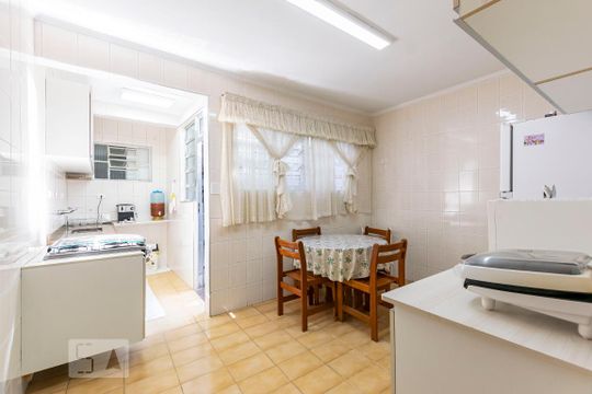 1o. Andar - Cozinha de casa para alugar com 3 quartos, 198m² em Vila Brasilina, São Paulo