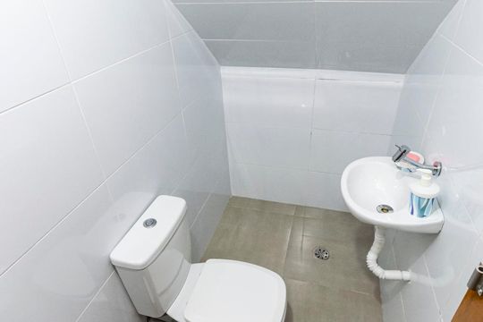 1o. Andar - Lavabo de casa para alugar com 3 quartos, 198m² em Vila Brasilina, São Paulo