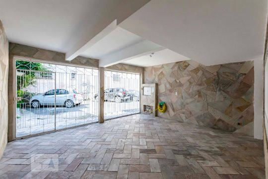 Garagem de casa para alugar com 3 quartos, 198m² em Vila Brasilina, São Paulo