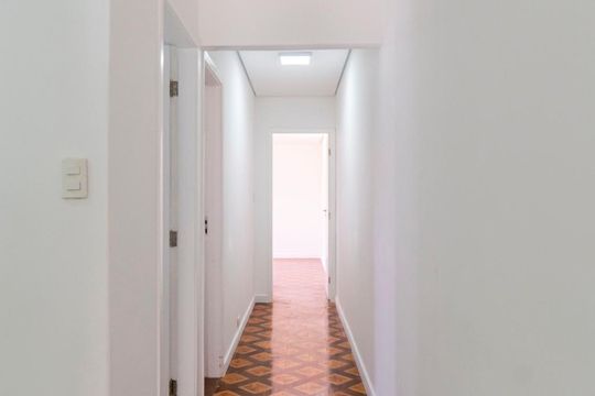 2o. Andar - Corredor de casa para alugar com 3 quartos, 198m² em Vila Brasilina, São Paulo