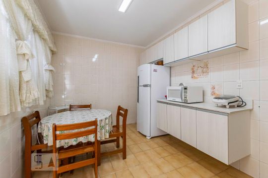 1o. Andar - Cozinha de casa para alugar com 3 quartos, 198m² em Vila Brasilina, São Paulo