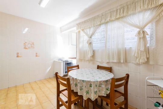 1o. Andar - Cozinha de casa para alugar com 3 quartos, 198m² em Vila Brasilina, São Paulo