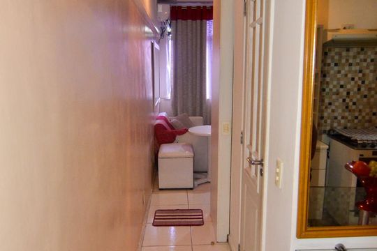 Corredor de kitnet/studio para alugar com 1 quarto, 32m² em Centro, Rio de Janeiro