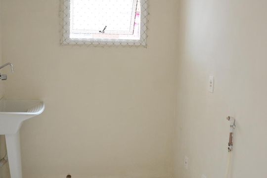 cozinha/área de serviço de apartamento à venda com 2 quartos, 47m² em Olaria, Canoas