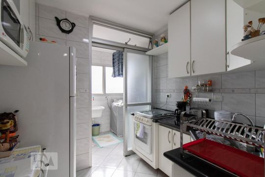 Cozinha de apartamento à venda com 2 quartos, 65m² em Vila Mazzei, São Paulo
