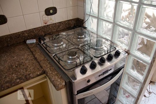 Cozinha de apartamento para alugar com 2 quartos, 70m² em Vila Constança, São Paulo