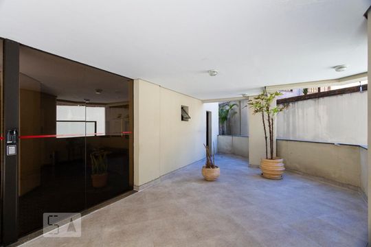 Hall de Entrada de apartamento à venda com 2 quartos, 60m² em Vila Paulista, São Paulo
