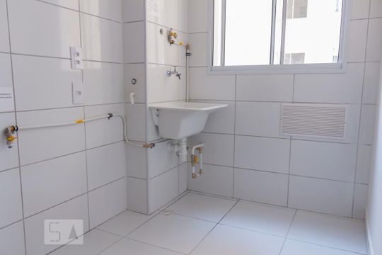 Área de Serviço de apartamento para alugar com 2 quartos, 42m² em Jardim Santa Emília, São Paulo