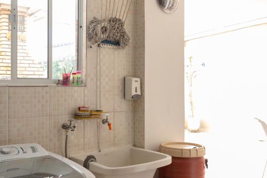 Área de Serviço de casa à venda com 3 quartos, 180m² em Vila Gumercindo, São Paulo