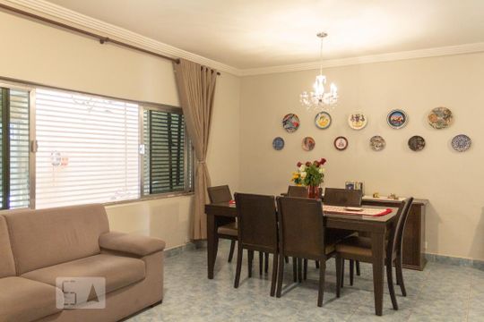 Sala de casa à venda com 3 quartos, 180m² em Vila Gumercindo, São Paulo