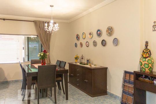Sala de casa à venda com 3 quartos, 180m² em Vila Gumercindo, São Paulo