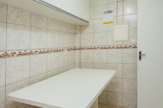 Cozinha  de apartamento para alugar com 1 quarto, 73m² em Vila Ipiranga, Porto Alegre