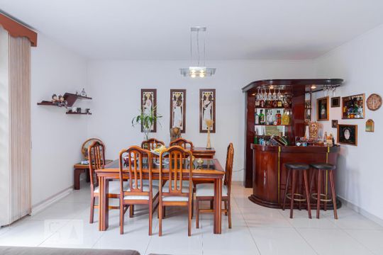 Sala de casa à venda com 3 quartos, 200m² em Vila Ipojuca, São Paulo
