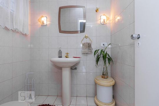 Lavabo de casa à venda com 3 quartos, 200m² em Vila Ipojuca, São Paulo