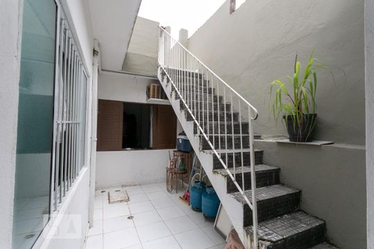 Quintal de casa à venda com 4 quartos, 260m² em Jardim Fenix, São Bernardo do Campo