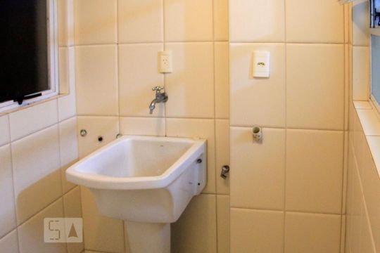 Area de serviço de apartamento para alugar com 2 quartos, 80m² em Trindade, Florianópolis