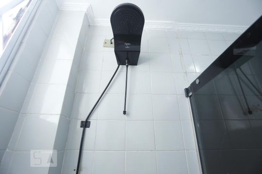 Banheiro de kitnet/studio para alugar com 1 quarto, 44m² em Vila Buarque, São Paulo