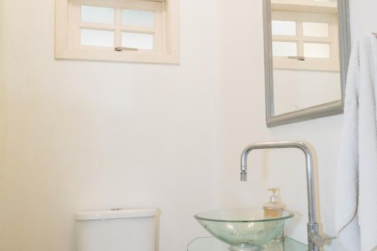 Lavabo  de casa para alugar com 4 quartos, 320m² em Jardim São Jorge, Mogi das Cruzes