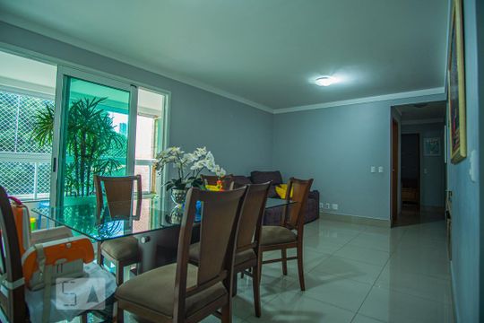 Apartamento à venda com 4 quartos, 140m² em Setor Bueno, Goiânia