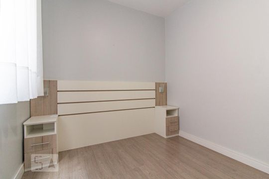 Quarto 2 de apartamento para alugar com 2 quartos, 58m² em Água Verde, Curitiba
