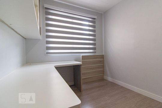 Quarto 1 de apartamento para alugar com 2 quartos, 58m² em Água Verde, Curitiba