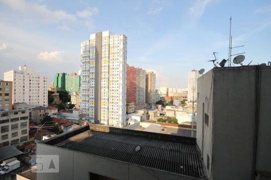 Vista de kitnet/studio à venda com 1 quarto, 27m² em Sé, São Paulo