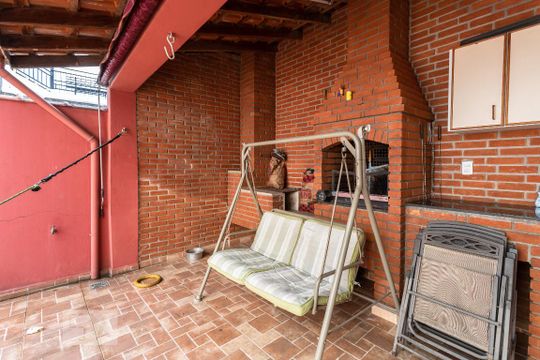 Quintal de casa à venda com 5 quartos, 135m² em Vila Madalena, São Paulo