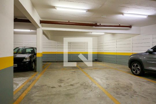 Garagem de apartamento à venda com 2 quartos, 70m² em Campo Belo, São Paulo