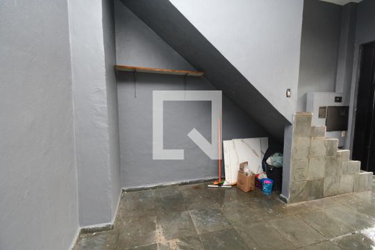 Garagem de casa à venda com 2 quartos, 130m² em Interlagos, São Paulo
