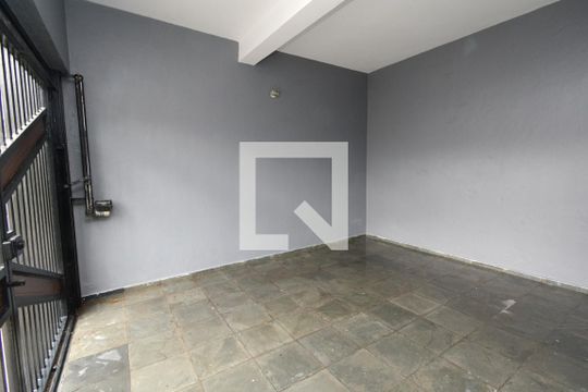Garagem de casa à venda com 2 quartos, 130m² em Interlagos, São Paulo