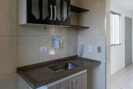 Cozinha e área de serviço de apartamento para alugar com 2 quartos, 52m² em Alves Dias, São Bernardo do Campo