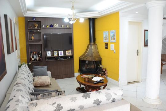 Sala de casa para alugar com 4 quartos, 350m² em Igara, Canoas