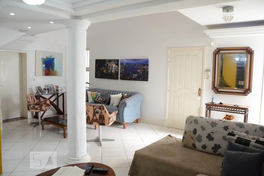 Sala de casa para alugar com 4 quartos, 350m² em Igara, Canoas
