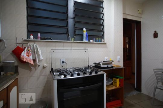 Cozinha de casa de condomínio à venda com 6 quartos, 250m² em Tijuca, Rio de Janeiro